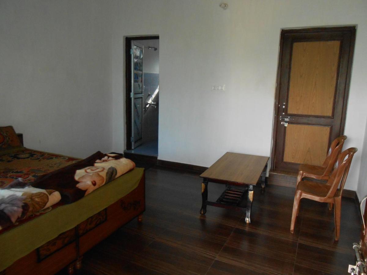 Mohinder & Mohindra Home Stay Bir  Bagian luar foto