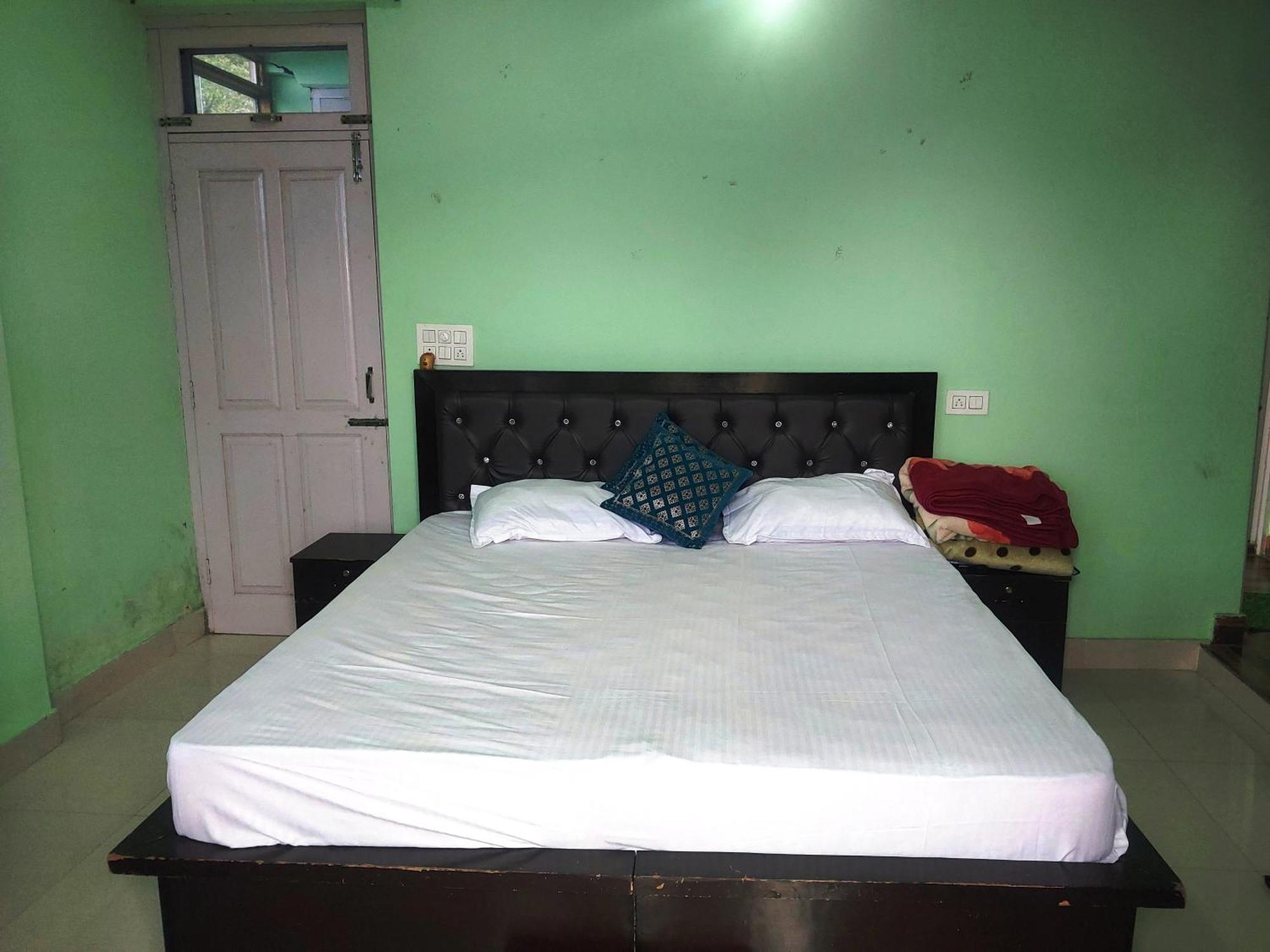 Mohinder & Mohindra Home Stay Bir  Bagian luar foto