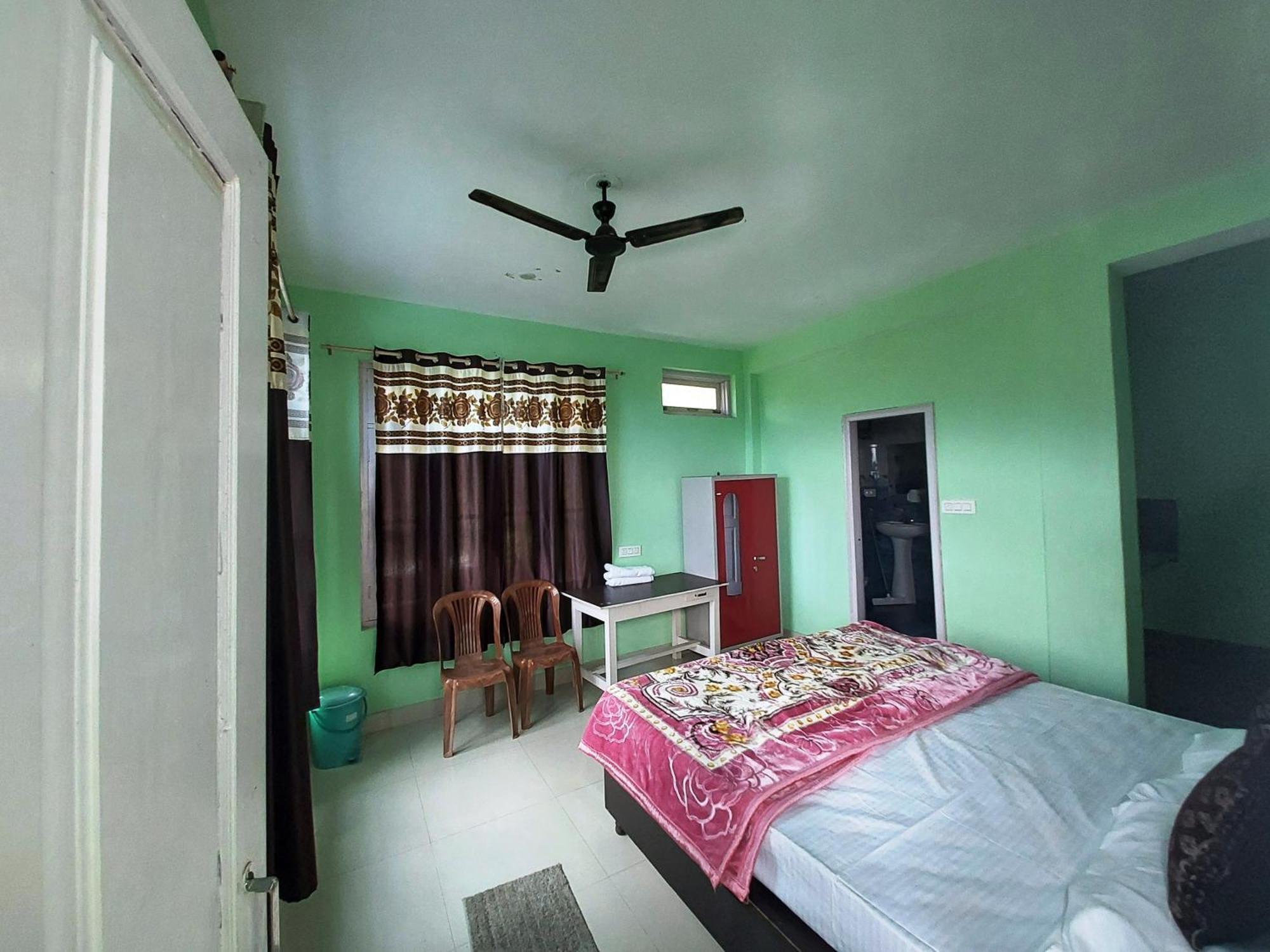 Mohinder & Mohindra Home Stay Bir  Bagian luar foto