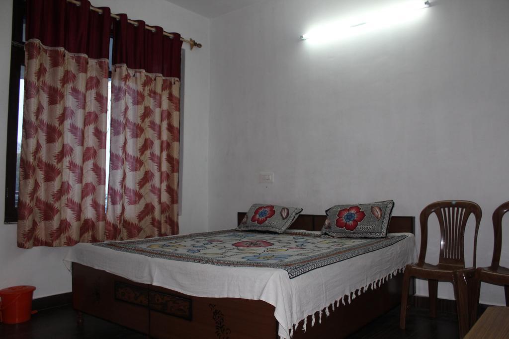 Mohinder & Mohindra Home Stay Bir  Bagian luar foto