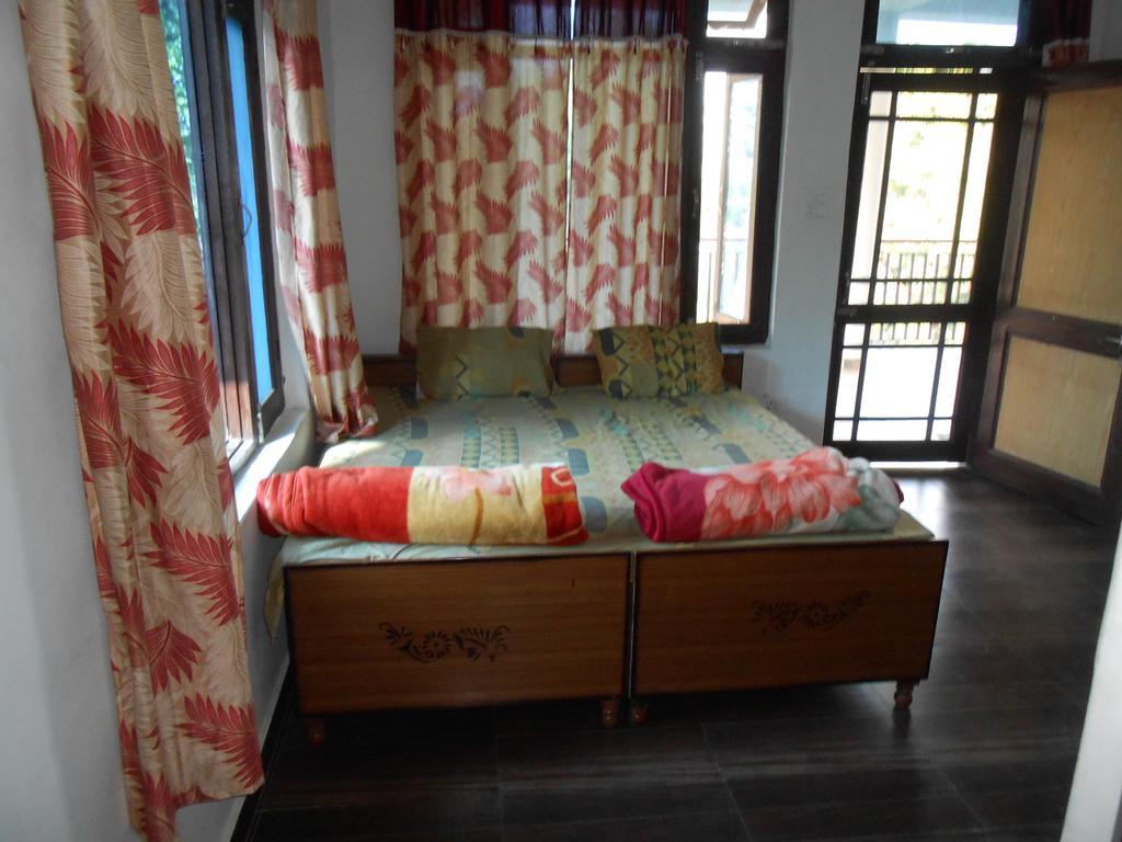 Mohinder & Mohindra Home Stay Bir  Bagian luar foto