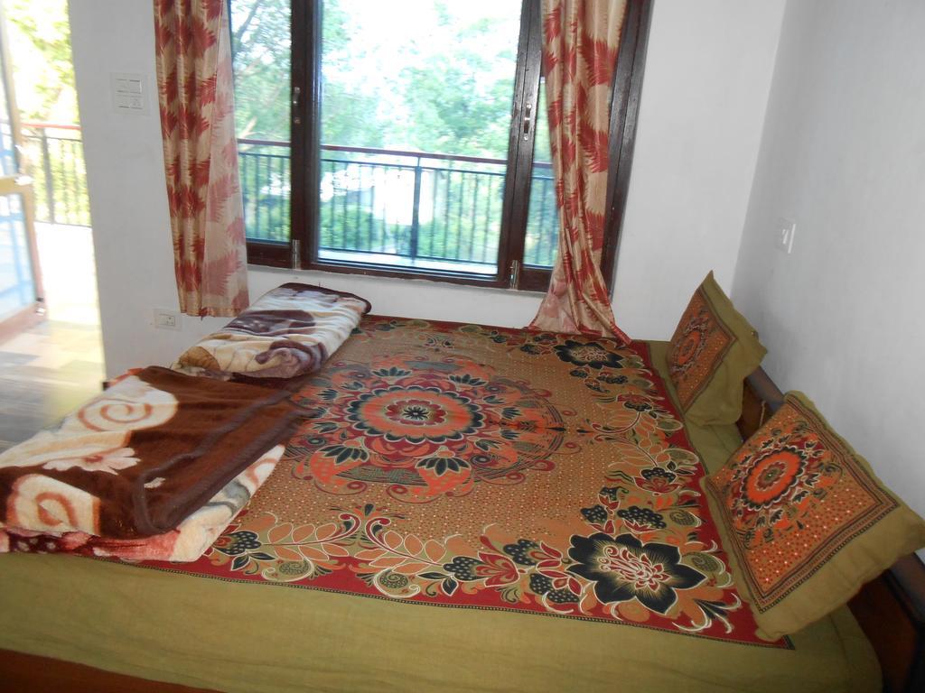 Mohinder & Mohindra Home Stay Bir  Bagian luar foto