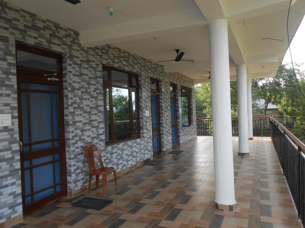 Mohinder & Mohindra Home Stay Bir  Bagian luar foto