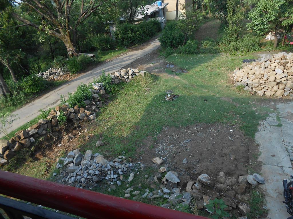 Mohinder & Mohindra Home Stay Bir  Bagian luar foto